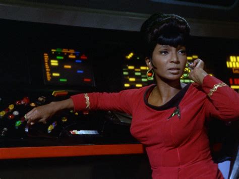 60s Fashion — Nichelle Nichols As Uhura In The Original Star