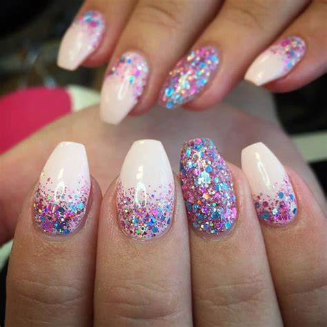 23 Gorgeous Glitter Nail Ideas For The Holidays Stayglam