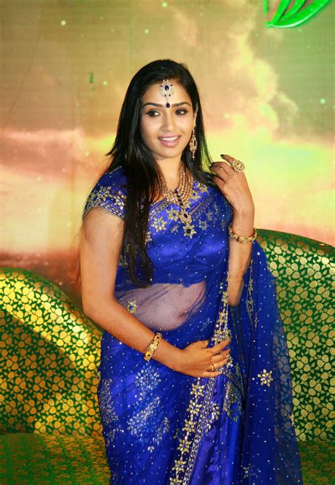 Actress farzana hot saree navel show foto actressesnavelshowfotos blogspot com. Malayalam Actress Hot Navel Show in Transparent Saree ...