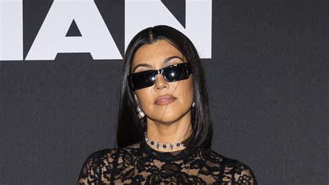 Kourtney Kardashians Post Goes Viral For Showing Off ‘natural Body In
