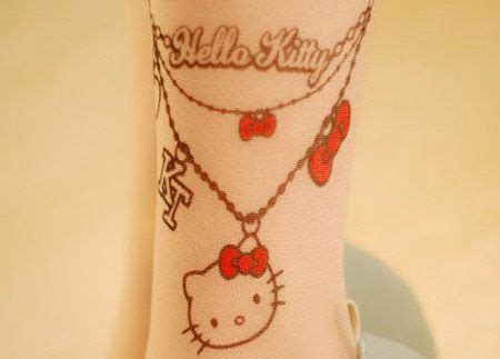 The timing of the tattoo celebrates significant birthdays for both katy and the cartoon cat. 15 Cute & Lovely Hello Kitty Tattoo Designs (With images ...