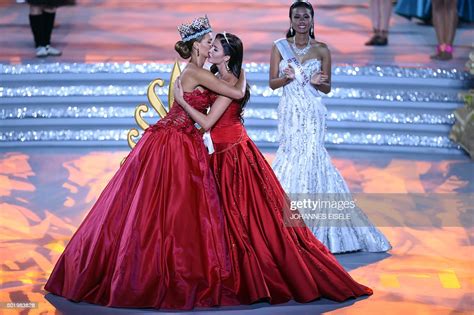 Former Miss World Jolene Strauss And Miss Russia Sofia Nikitchuk Hug News Photo Getty Images