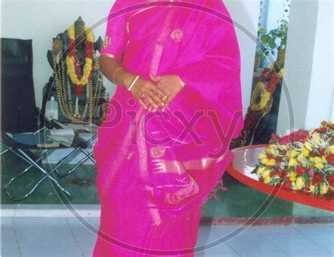 Image Of Ntr Wife Lakshmi Parvathi And Jayalalitha Ey561702 Picxy
