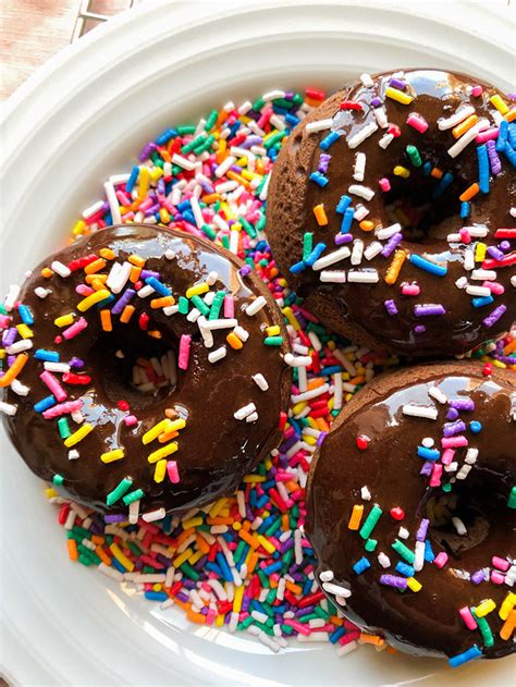 While the donuts bake, we stir the chocolate chips into the cooled crumble topping, and whisk baked, cooled, and ready to dip and top. Baked Chocolate Donuts - Recipe Diaries