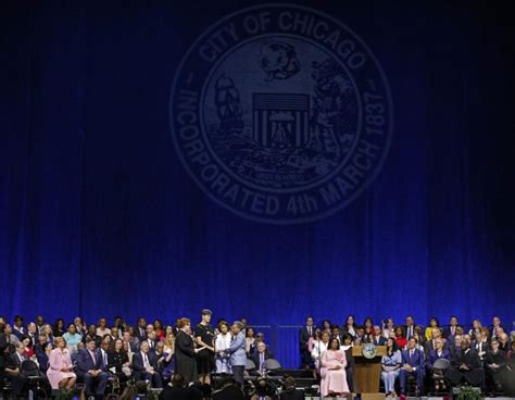 Opinion With A Fresh City Hall Chicagos New Mayor Faces An Uphill