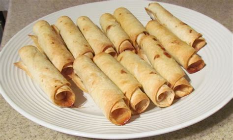 Mexican desserts include everything from puddings to fresh fruit, just as american desserts do. The Persnickety Picnic: Cinnamon Dessert Rollups