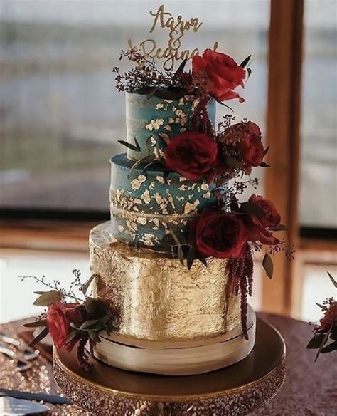 Make sure that the rods will be underneath the 6 cake that will be above the support rods. Gold Foil Wedding Cake ~ Gold Loopy Band Cake Plate See ...