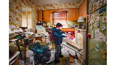 Photos What It Looks Like Growing Up In A Hoarding Home Abc7 New York