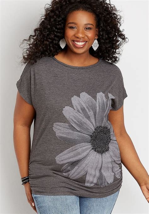 Plus Size Sunflower Graphic Tee In 2020 Fashion Graphic Tees Online
