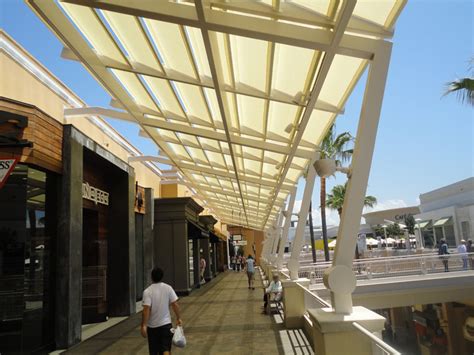 Common applications include schools, hospitals, restaurants, parks, and university campuses. Commercial Canopies | EideIndustries.com