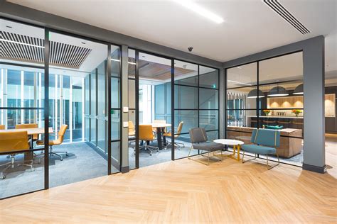 A Look Inside Landmarks Modern London Workspace Officelovin
