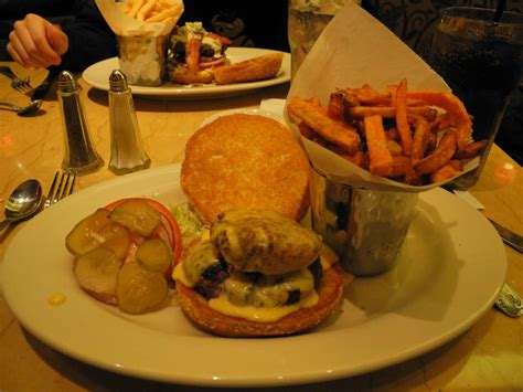 Served over a creamy marinara sauce. Macaroni and Cheese Burger | Yelp