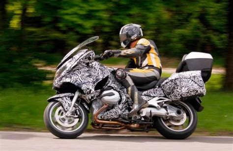 Checkout bmw r 1200 rt price, specifications, features, colors, mileage, images, expert review, videos and user reviews by bike owners. Dit is de 2014 BMW R1200RT met waterkoeling - Oliepeil