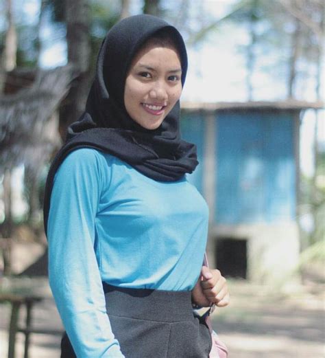 Pakailah jilbab yang baik dan benar | admin cowok. Pin oleh SSSKHATTI di Stuff to buy (Dengan gambar ...
