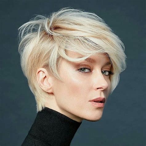 Well, the gray hair trend has found its way to the hearts and heads of fashionistas. 10 Trendy Short Hairstyles with Color Novelties | Short ...
