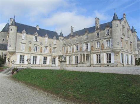 Toute l'actualité municipale et les infos pratiques. Ontdek de bezienswaardigheden van Fontenay-le-Comte