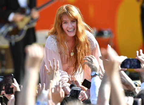 Pop Quiz Florence Welch Putting It All Out There And Breaking Barriers