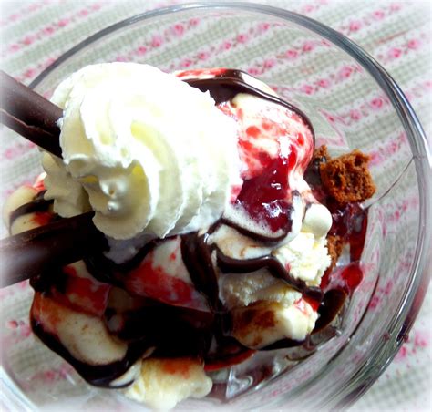 The English Kitchen Black Forest Cookies And Cream Sundaes