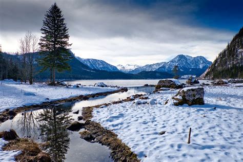 L'autriche offre un paysage varié : Autriche Hiver Montagnes Lac Paysage dans l'art Neige ...