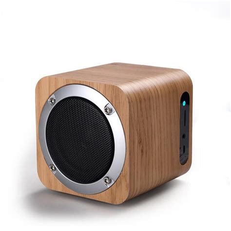 2018 New Retro Wood Mini Portable Bluetooth Speakers Tf Card Fm Radio