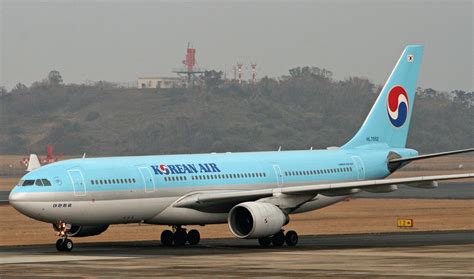 Korean Air A330 Collided Into Another Plane Takes Off Anyways Points