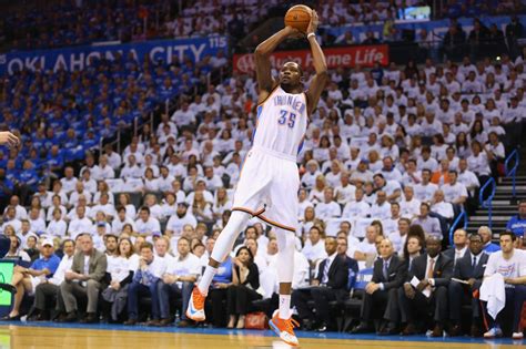 Kevin Durant Makes Most Ridiculous Clutch Four Point Play Youll Ever