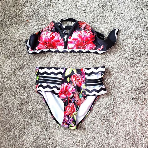 Ladies Two Piece Swimsuit Size M Property Room