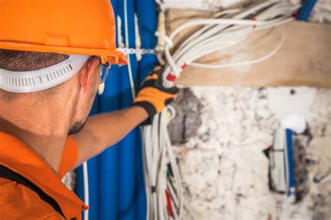 Benefits Of Hiring An Electrical Contractor