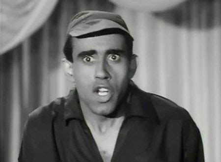ويحكي الفيلم عن عودة مجموعة من الجنود المصريين من حرب اليمن، وكان أحدهم واسمه منعم. جولولي | الضيف أحمد.. أخرج «القبض على الموت» فمات ليلتها