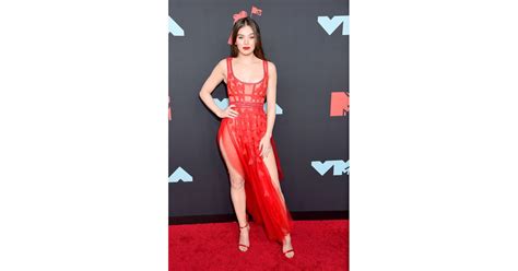 Hailee Steinfeld At The 2019 Mtv Vmas Mtv Vmas 2019 Sexiest Red