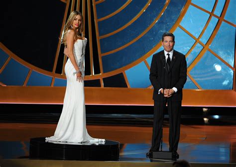 Emmys 2014 Sofia Vergara Put On Pedestal In Completely Sexist Move Time
