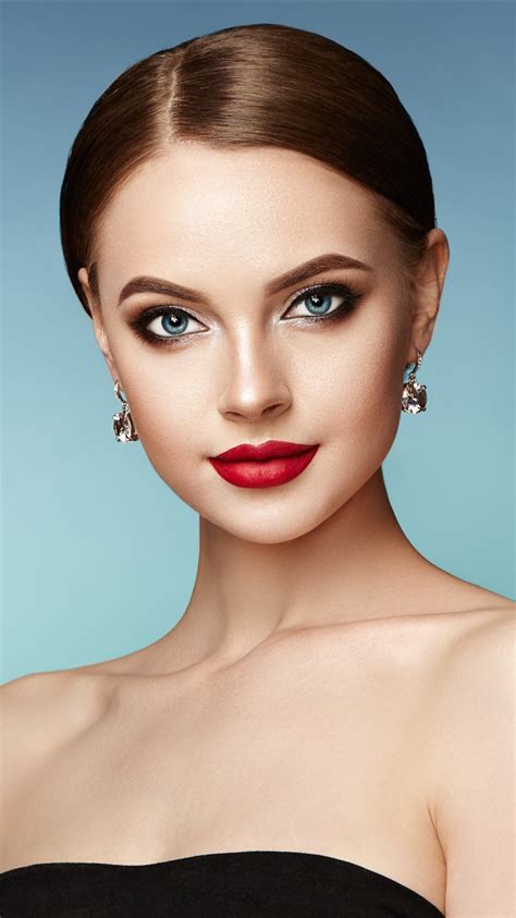 Wallpaper Blue Eyes Fashion Girl Makeup Earring Red Lip 3840x2160