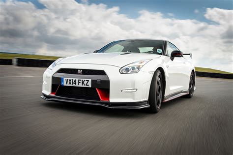 Drift cars are uniquely setup for this ballet like sport. 2014 Nissan GTR Nismo R35 supercar wallpaper | 4096x2726 ...