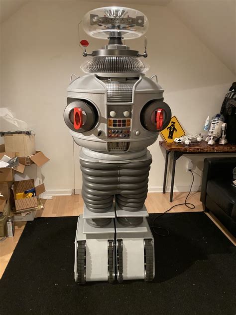 Fan Made B9 Robot From Lost In Space Lost In Space Lost In Space