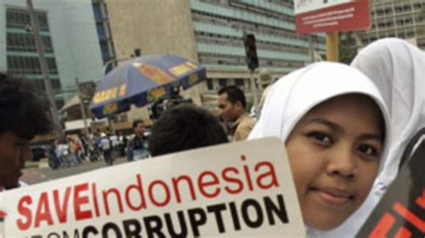Indonesians Wage War Against Corruption In Education