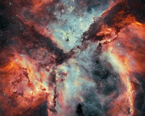 Stars Gas And Dust Battle In The Carina Nebula Image From The Nasa