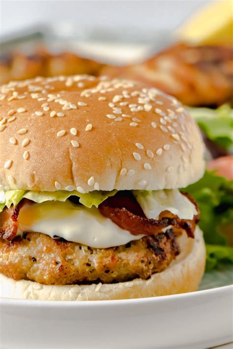They're suuuper lean, which can sometimes read as boring. Lemon Parmesan Chicken Burger Recipe - The Delicious Spoon