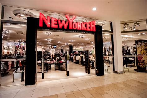 The 2021 ceremony recognized the magazine's coverage of the pandemic and the political upheaval of the past year. NEW YORKER | MEGA