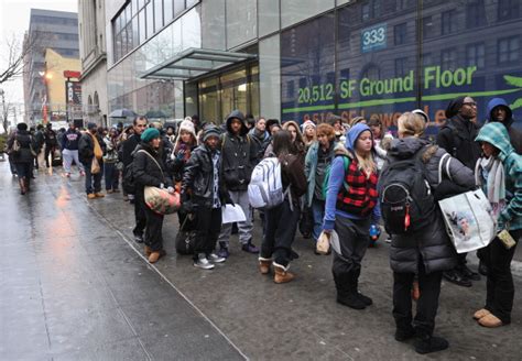 Five Ways To Avoid Getting Annoyed While Waiting On A Long Line