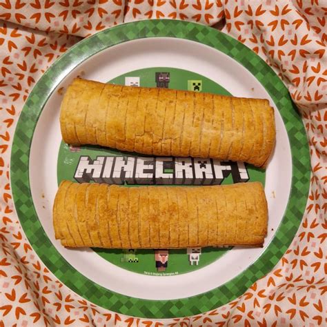 When U Get Triggered By A Sausage Roll On A Minecraft Plate 😩😩😩 R