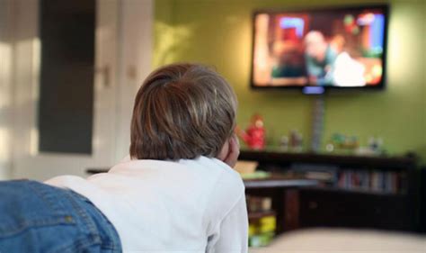 Watching too much TV hinders proper growth in children: Study | ummid.com