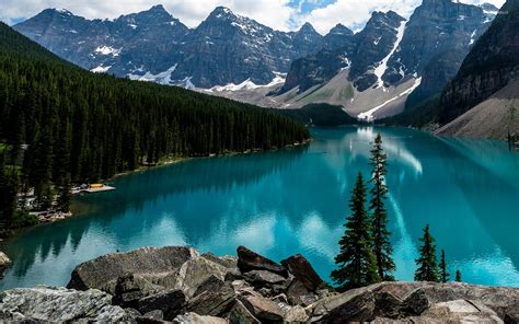 Amazing Turquoise Water In Moraine Lake Wallpaper Nature Wallpapers