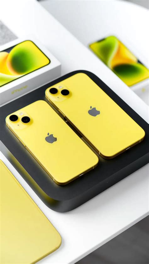 Netizens Share Yellow Iphone 1414 Plus Unboxing Videos And Pictures