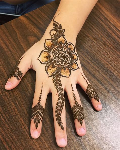 Back Hand Mehndi Design Chakra Henna Mehendi Arabic Shaded Sumaiya