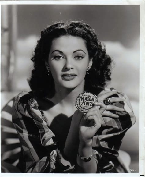 pictures of yvonne de carlo