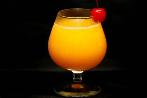 Making cocktails does require some basic equipment, of which the bare bones are something to stir with, something to shake with, and something to measure with. How to Make a Batida Mango Cocktail: 6 Steps (with Pictures)