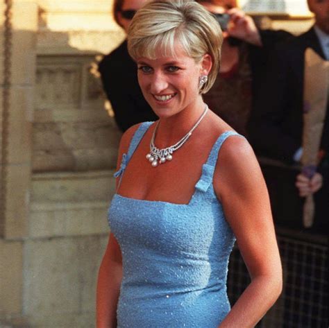 Princess Dianas Most Memorable Outfits To Go On Display Itv News