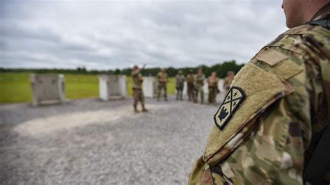 Tennessee National Guards St Military Police Company To Deploy