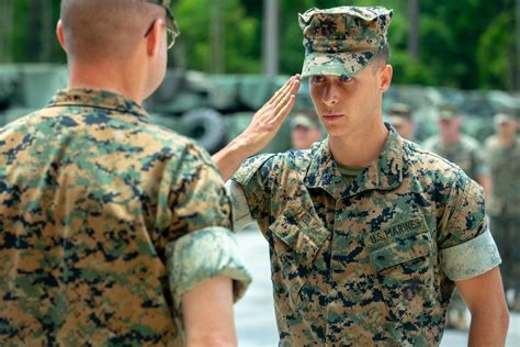 Marine recognized for performing CPR, saving life of unresponsive man ...