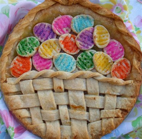 Place the rolled out dough into a pie dish, pinching the edges to form a crust. Here Are 17 Seriously Creative Pie Crust Ideas To Really ...
